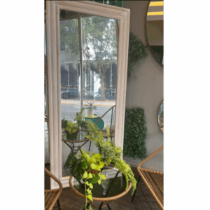 Espejo de pared con marco de madera moldurado, medidas: 1320 x 500mm